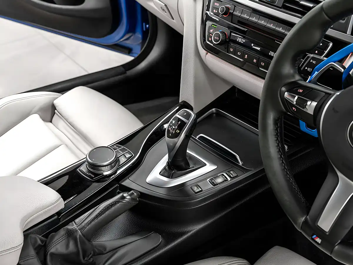 Used 2017 BMW 4 Series M Sport Estoril Blue - Interior and Exterior details 17