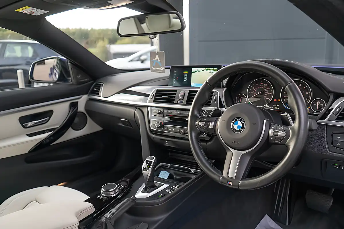 Used 2017 BMW 4 Series M Sport San Marino - Interior and Exterior details 4