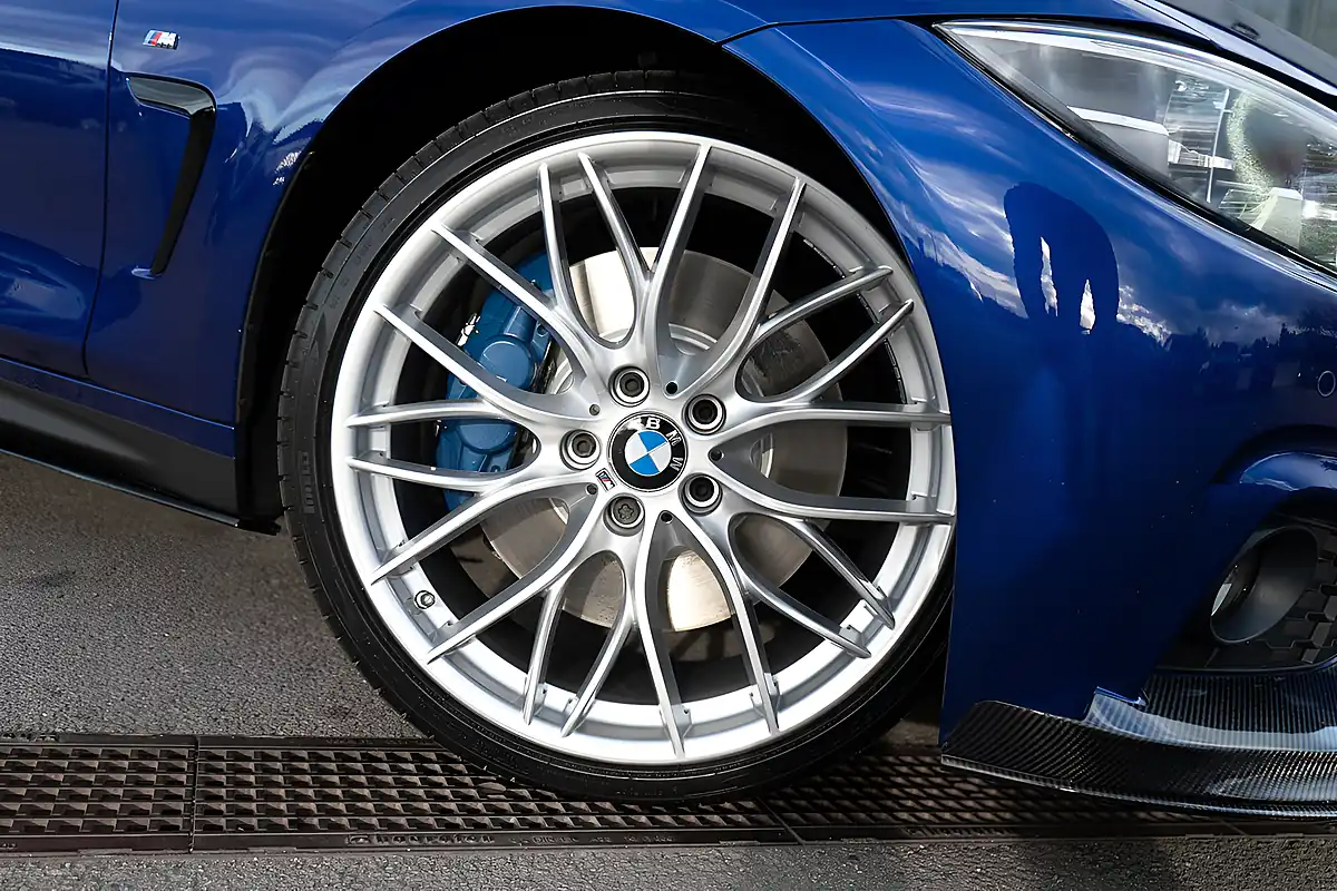 Used 2017 BMW 4 Series M Sport San Marino - Interior and Exterior details 5