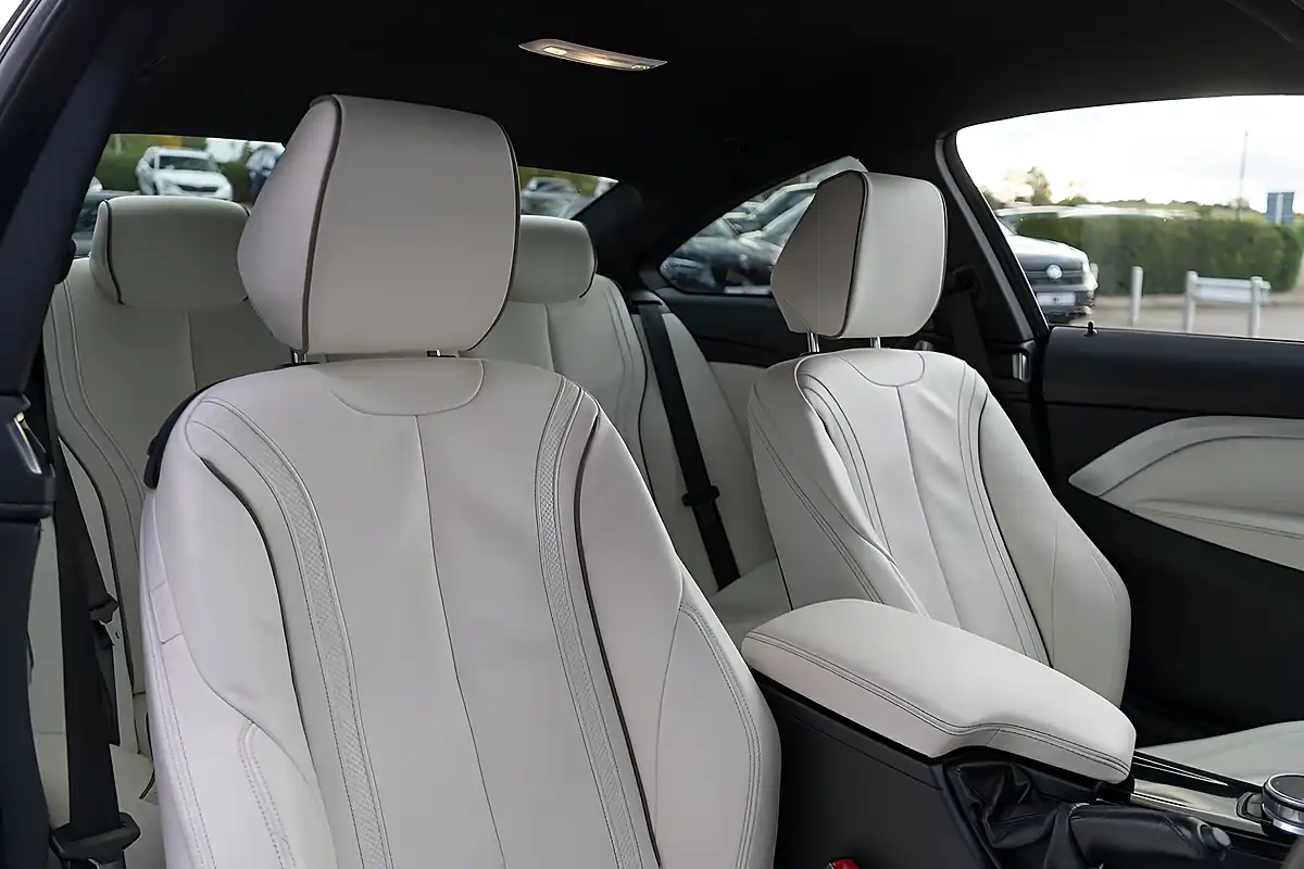 Used 2017 BMW 4 Series M Sport San Marino - Interior and Exterior details 6