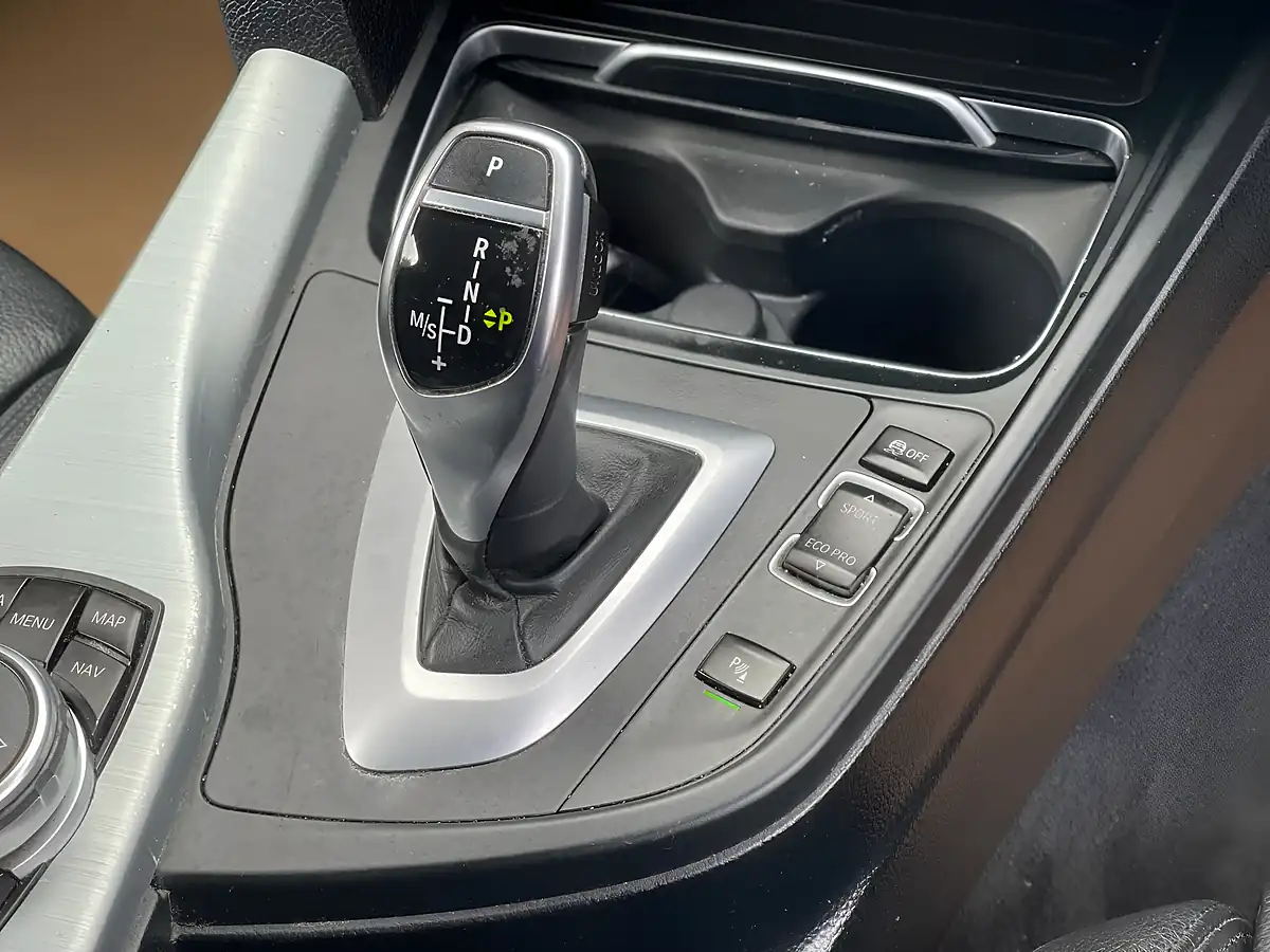 Used 2017 BMW 4 Series M Sport Silver - Interior and Exterior details 14