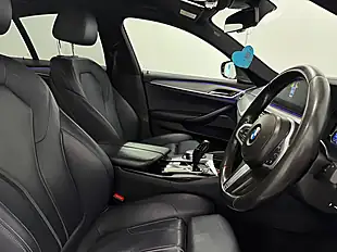 Used 2017 BMW 5 Series M Sport Alpine White - Interior and Exterior details 10