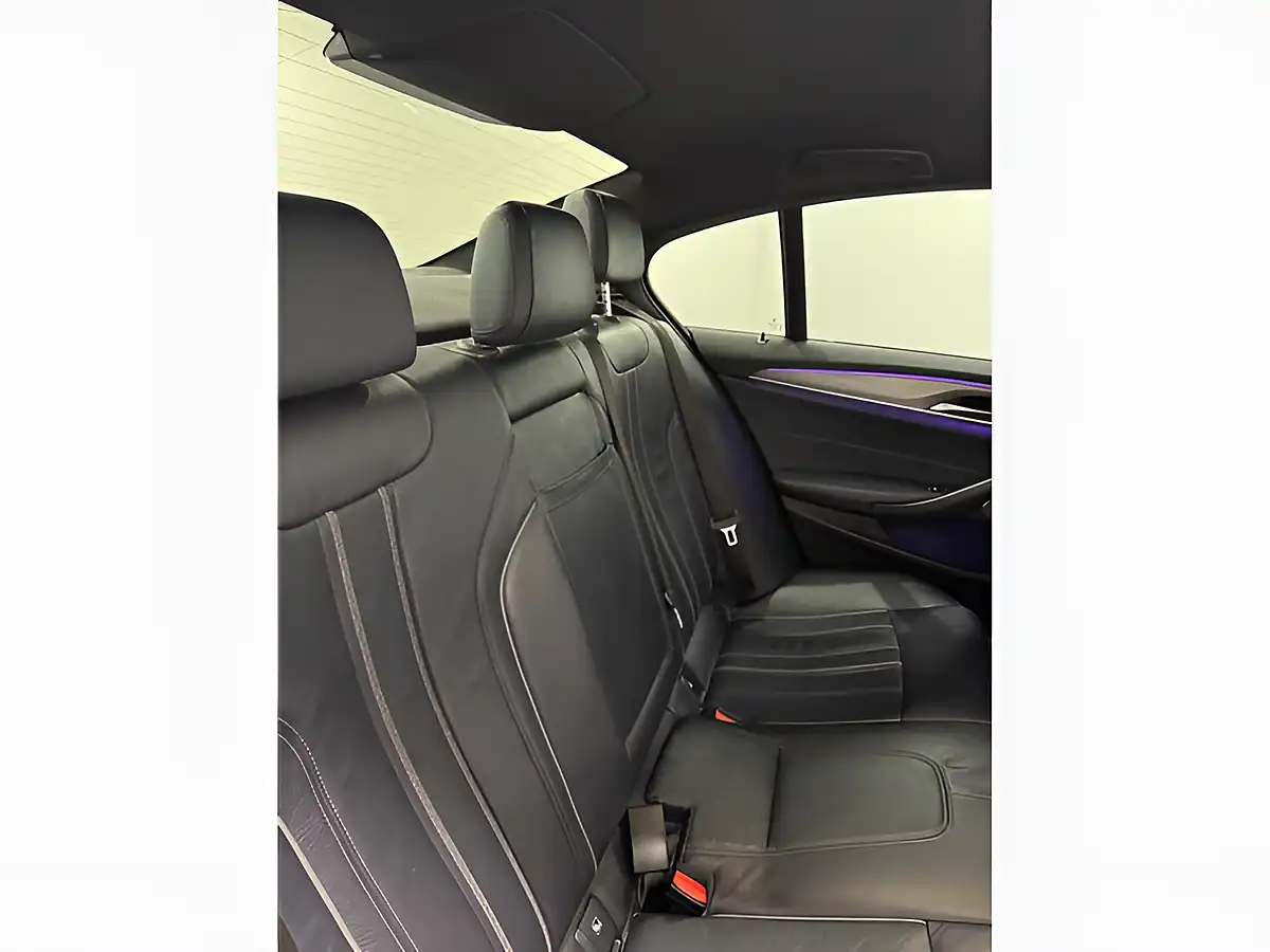 Used 2017 BMW 5 Series M Sport Alpine White - Interior and Exterior details 13