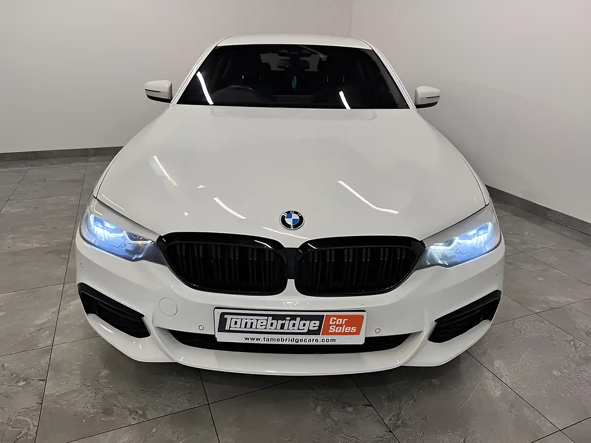 Used 2017 BMW 5 Series M Sport Alpine White - Interior and Exterior details 3