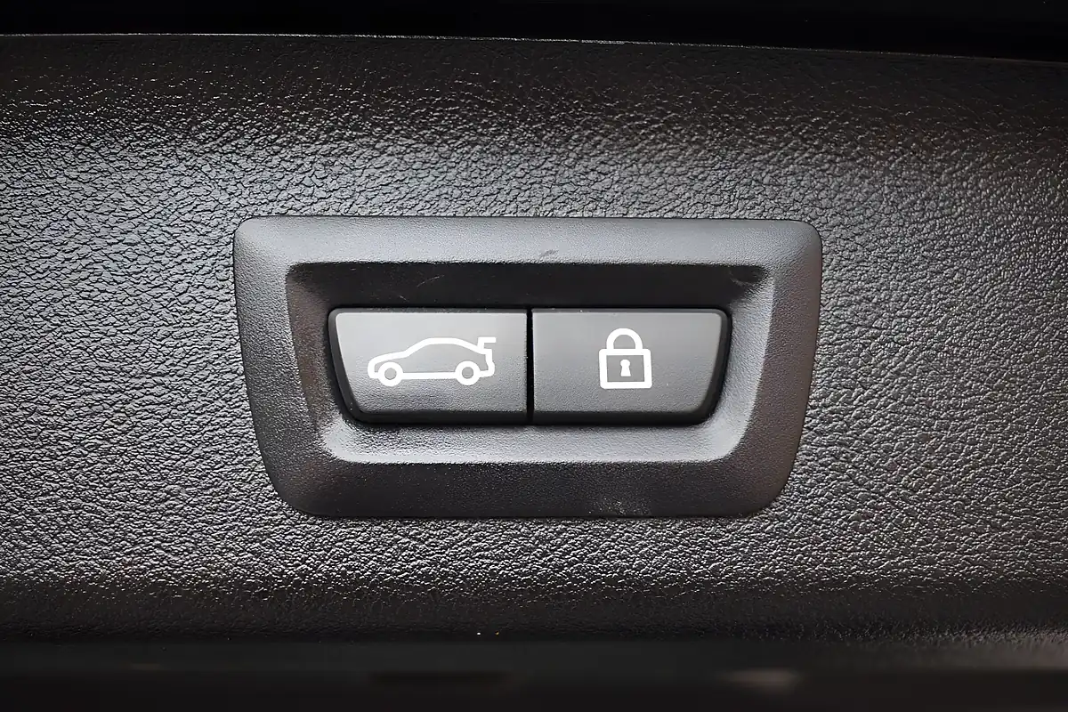 Used 2017 BMW 5 Series M Sport Black - Interior and Exterior details 13