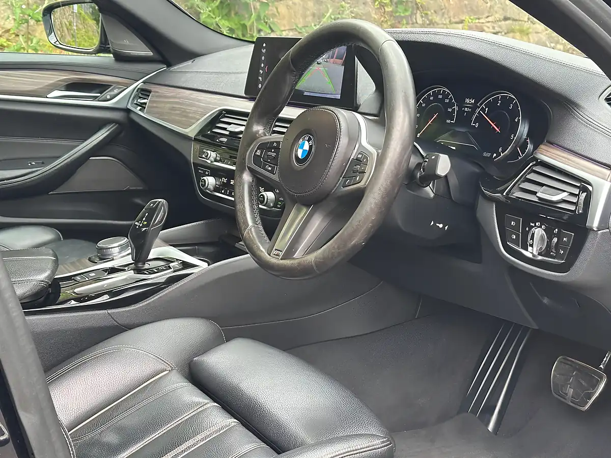Used 2017 BMW 5 Series M Sport Black - Interior and Exterior details 10