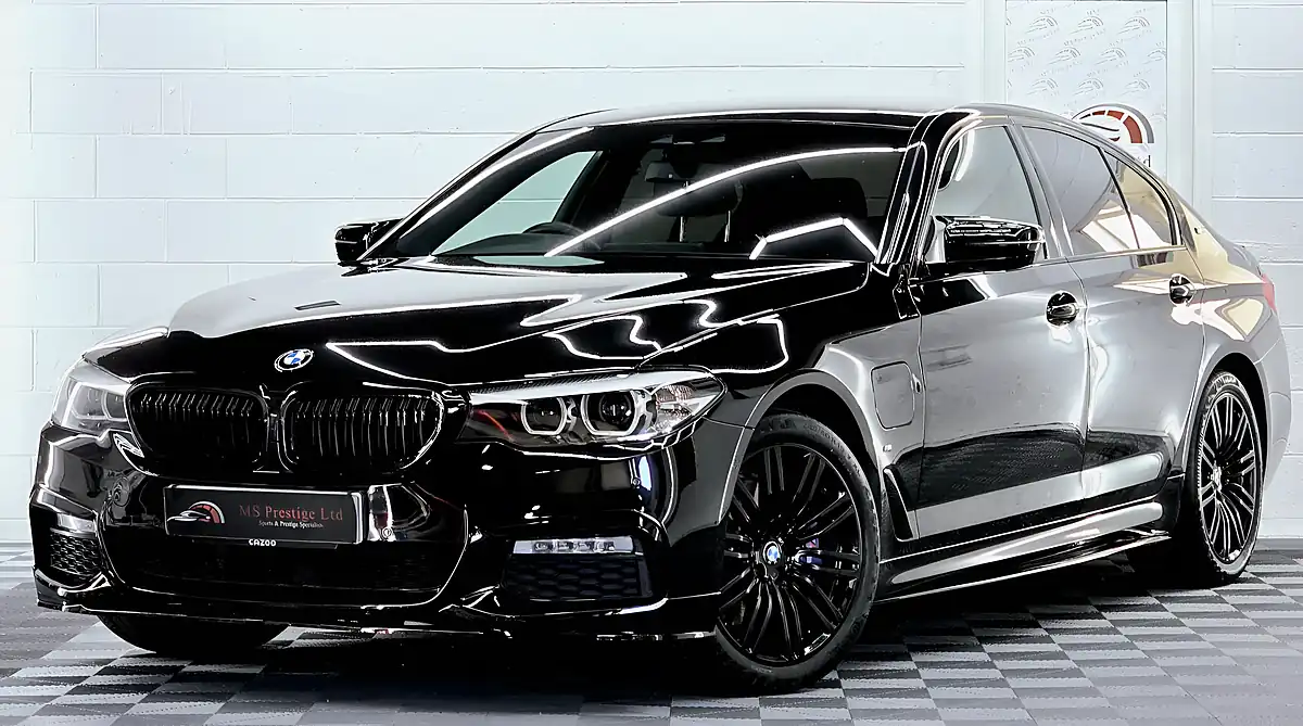 Used 2017 BMW 5 Series M Sport Black Sapphire - Front View