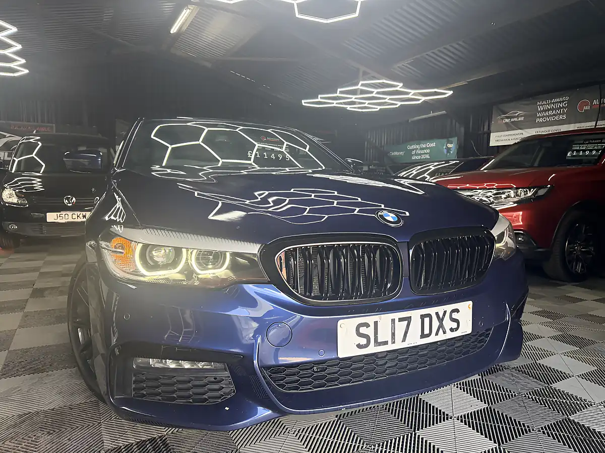 Used 2017 BMW 5 Series M Sport Blue - Front View