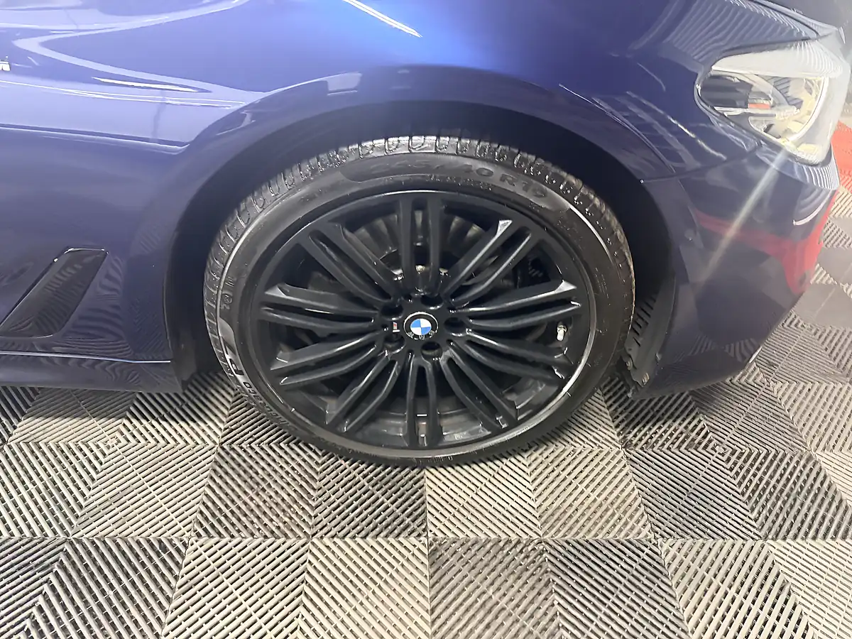 Used 2017 BMW 5 Series M Sport Blue - Interior and Exterior details 17