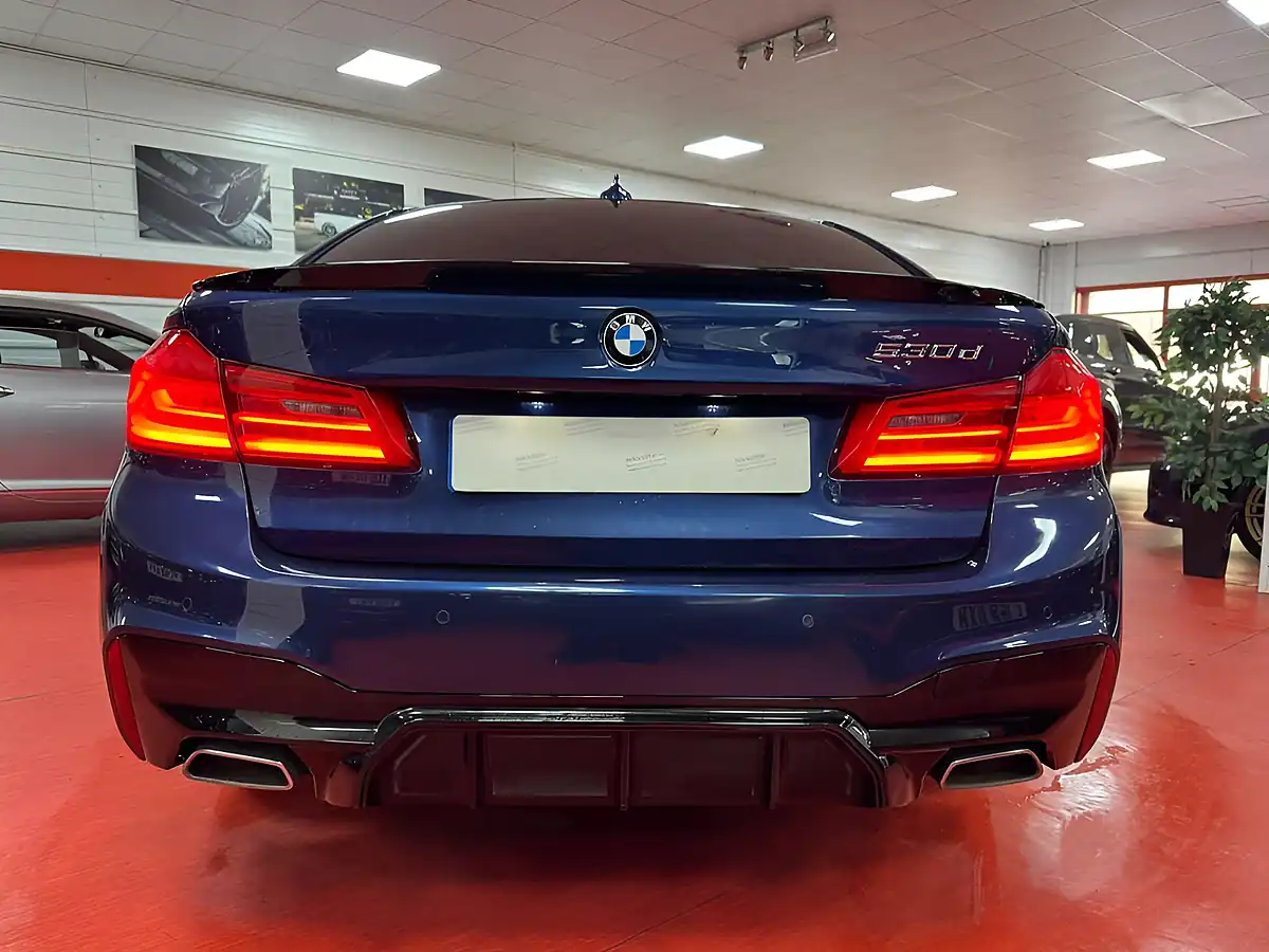 Used 2017 BMW 5 Series M Sport Blue - Interior and Exterior details 8