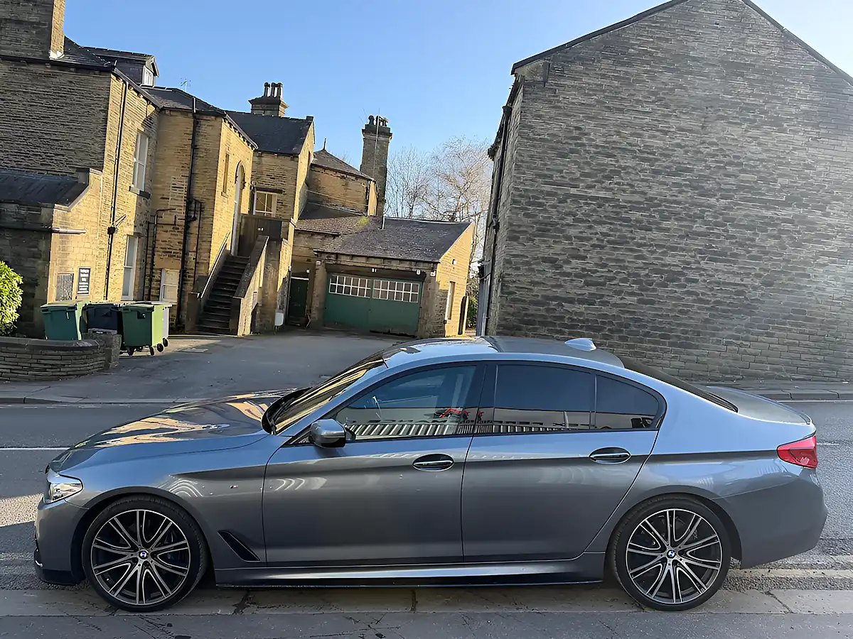 Used 2017 BMW 5 Series M Sport Blue - Interior and Exterior details 12