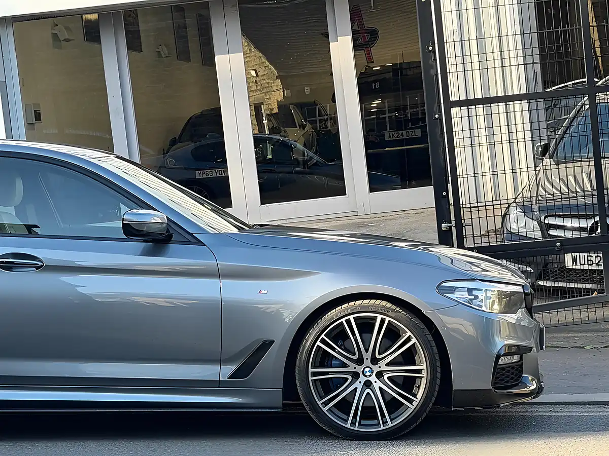 Used 2017 BMW 5 Series M Sport Blue - Interior and Exterior details 15
