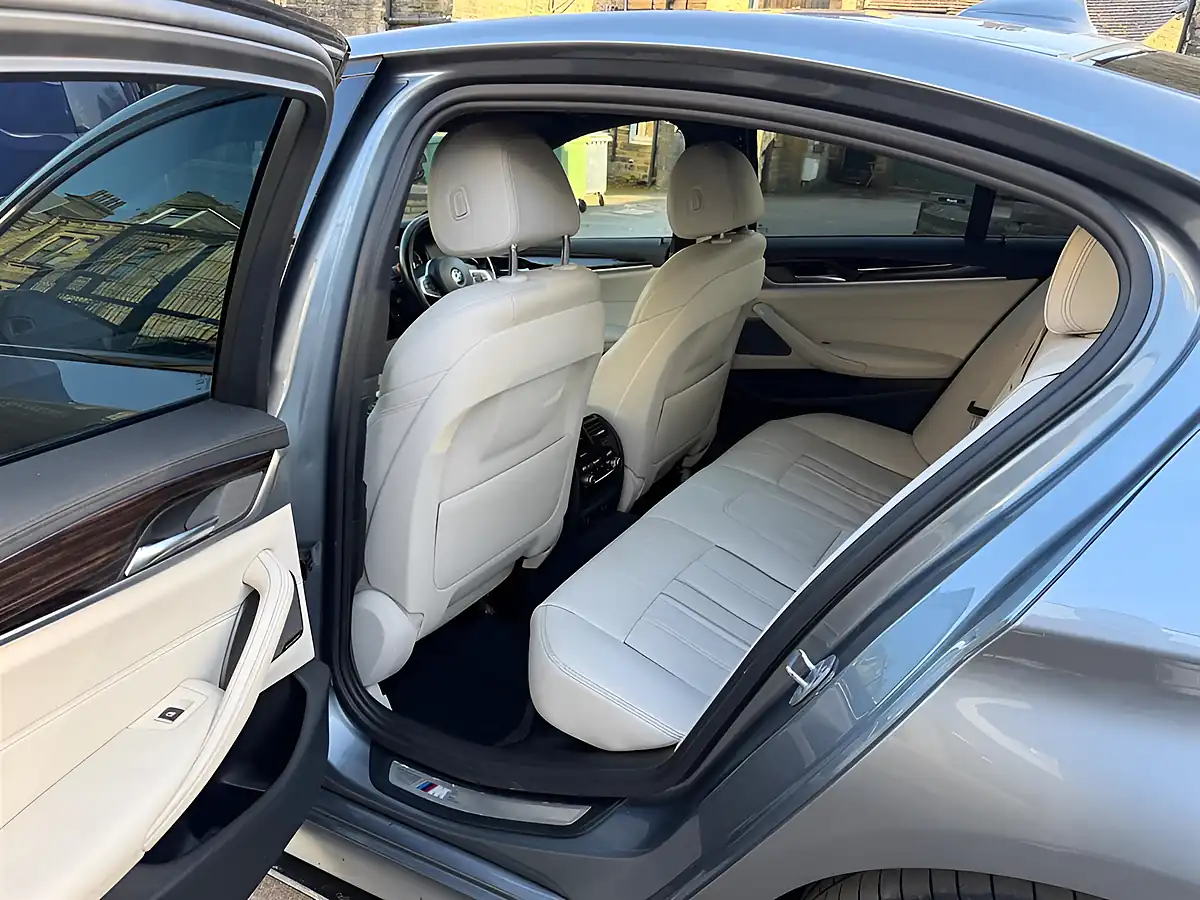 Used 2017 BMW 5 Series M Sport Blue - Interior and Exterior details 20