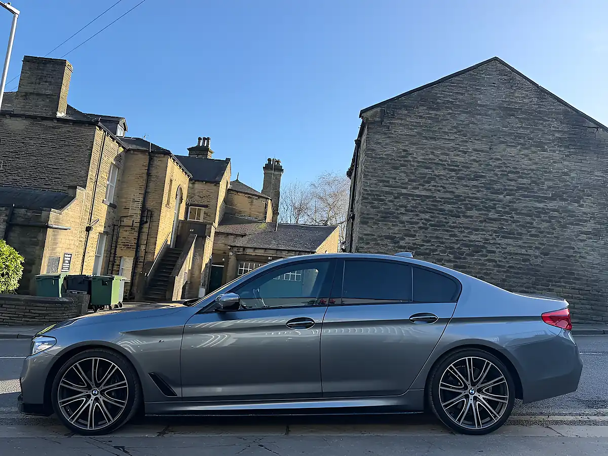 Used 2017 BMW 5 Series M Sport Blue - Interior and Exterior details 8