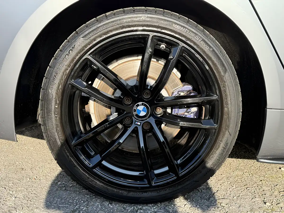 Used 2017 BMW 5 Series M Sport Blue - Interior and Exterior details 10