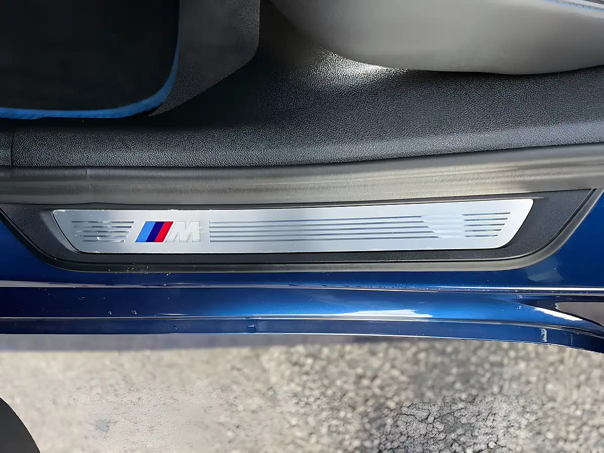 Used 2017 BMW 5 Series M Sport Blue - Interior and Exterior details 13