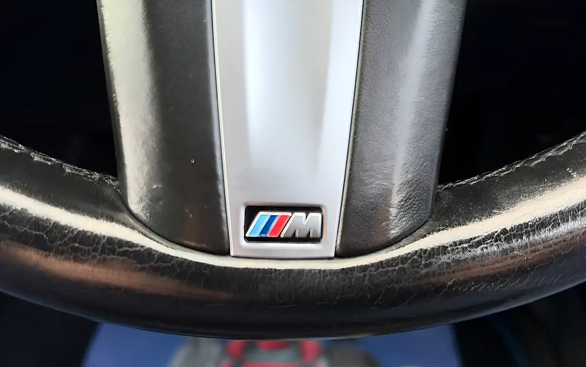 Used 2017 BMW 5 Series M Sport Blue - Interior and Exterior details 14