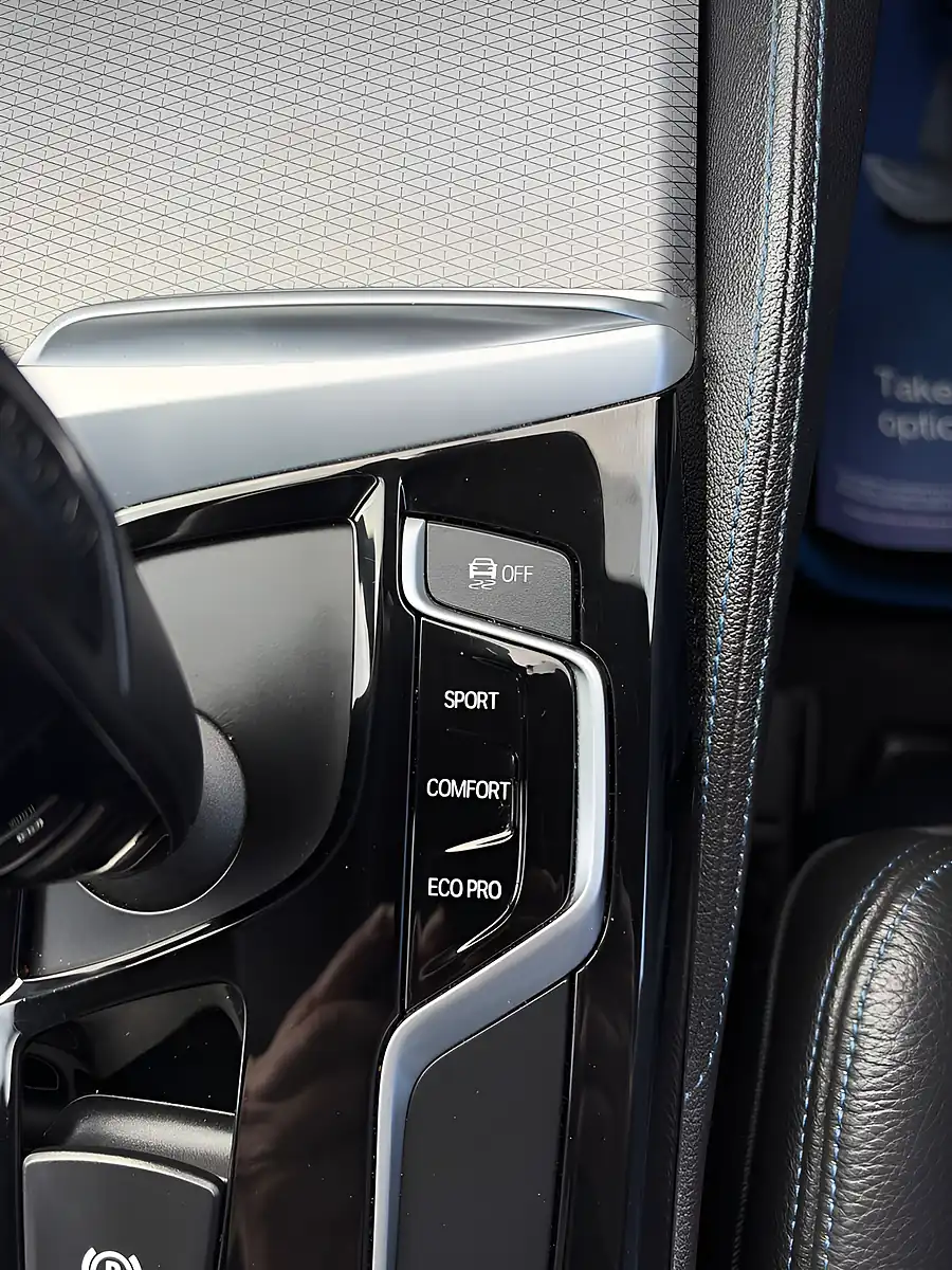 Used 2017 BMW 5 Series M Sport Blue - Interior and Exterior details 17