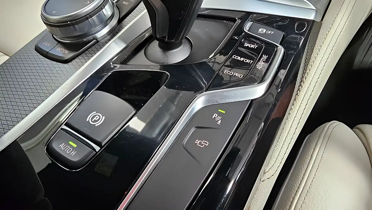 Used 2017 BMW 5 Series M Sport Bluestone - Interior and Exterior details 10