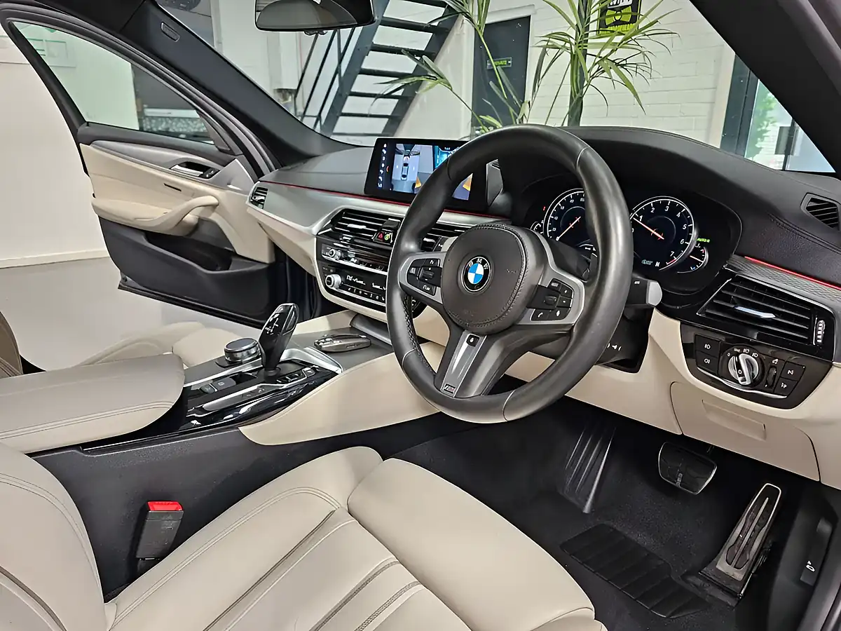 Used 2017 BMW 5 Series M Sport Bluestone - Interior and Exterior details 16