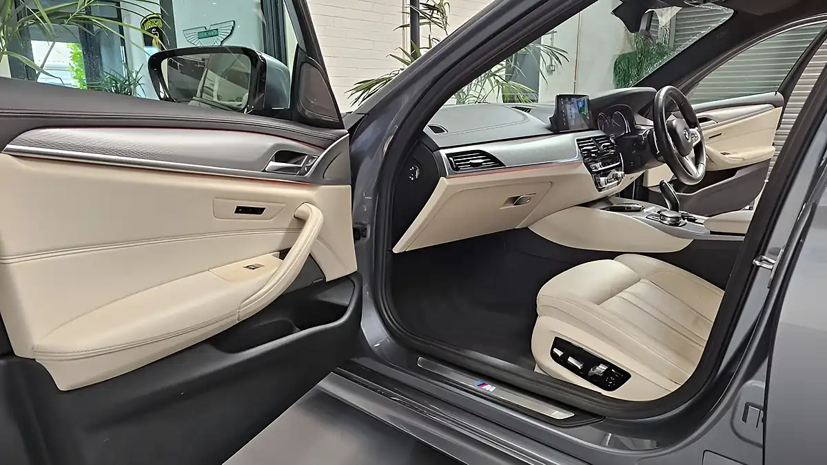Used 2017 BMW 5 Series M Sport Bluestone - Interior and Exterior details 19