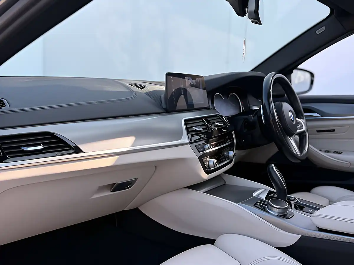 Used 2017 BMW 5 Series M Sport Bluestone - Interior and Exterior details 20