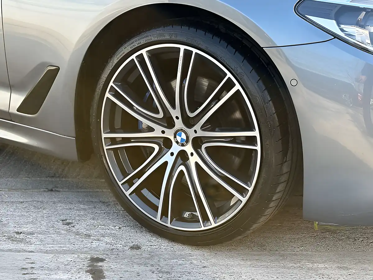 Used 2017 BMW 5 Series M Sport Bluestone - Interior and Exterior details 6