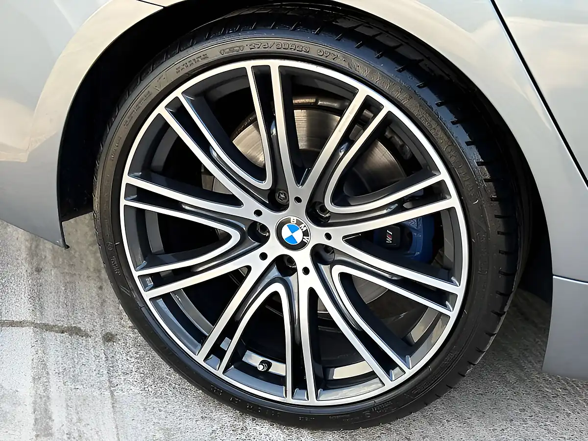 Used 2017 BMW 5 Series M Sport Bluestone - Interior and Exterior details 8