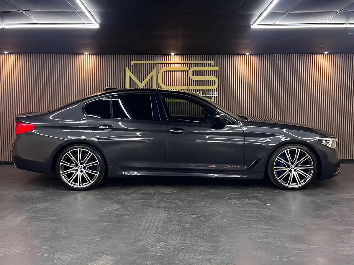 Used 2017 BMW 5 Series M Sport Grey - Interior and Exterior details 5