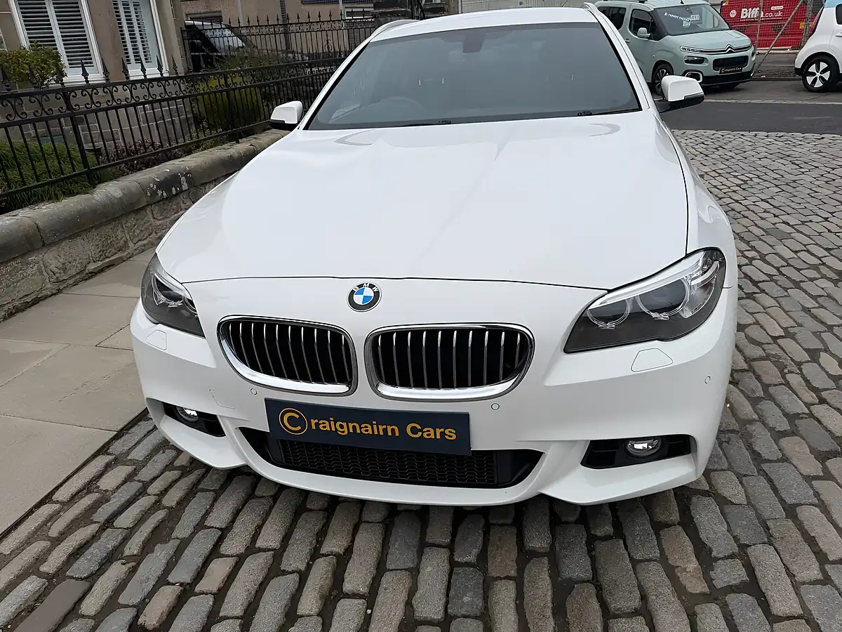 Used 2017 BMW 5 Series M Sport Touring Alpine White - Interior and Exterior details 15