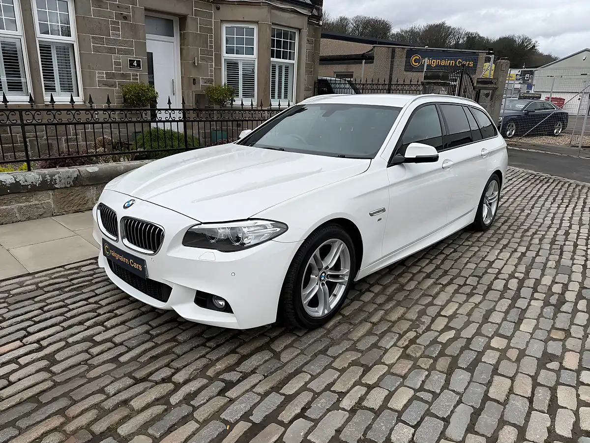 Used 2017 BMW 5 Series M Sport Touring Alpine White - Interior and Exterior details 3
