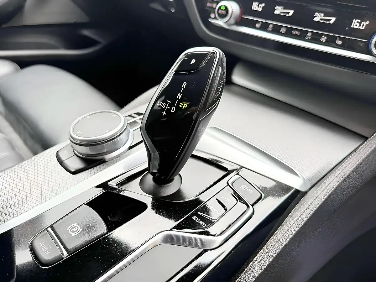 Used 2017 BMW 5 Series M Sport Touring Grey - Interior and Exterior details 16