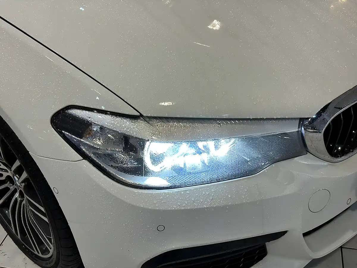 Used 2017 BMW 5 Series M Sport Touring White - Interior and Exterior details 4