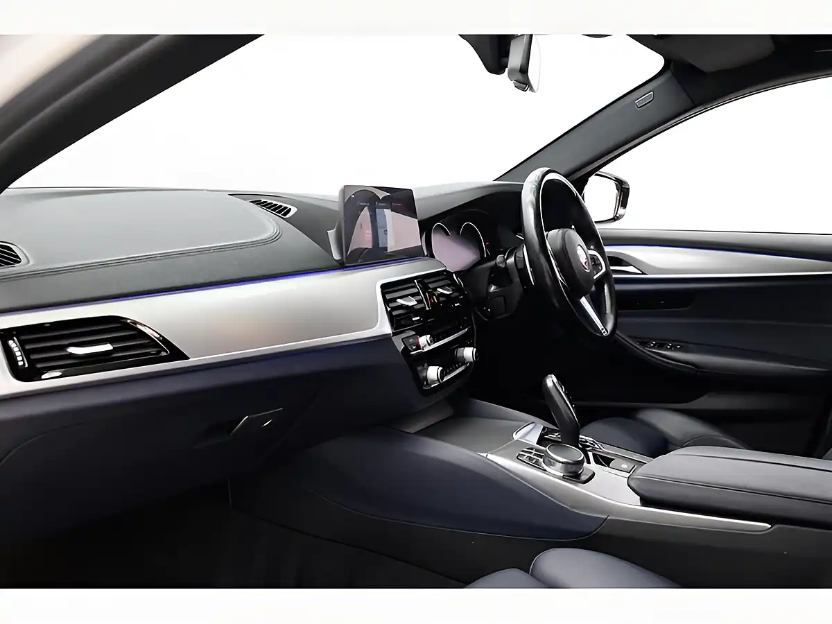 Used 2017 BMW 5 Series M Sport White - Interior and Exterior details 19