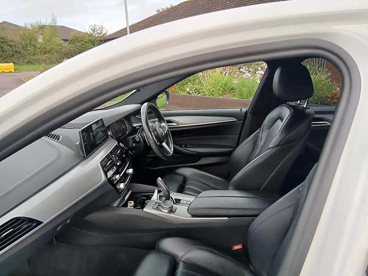 Used 2017 BMW 5 Series M Sport White - Interior and Exterior details 12