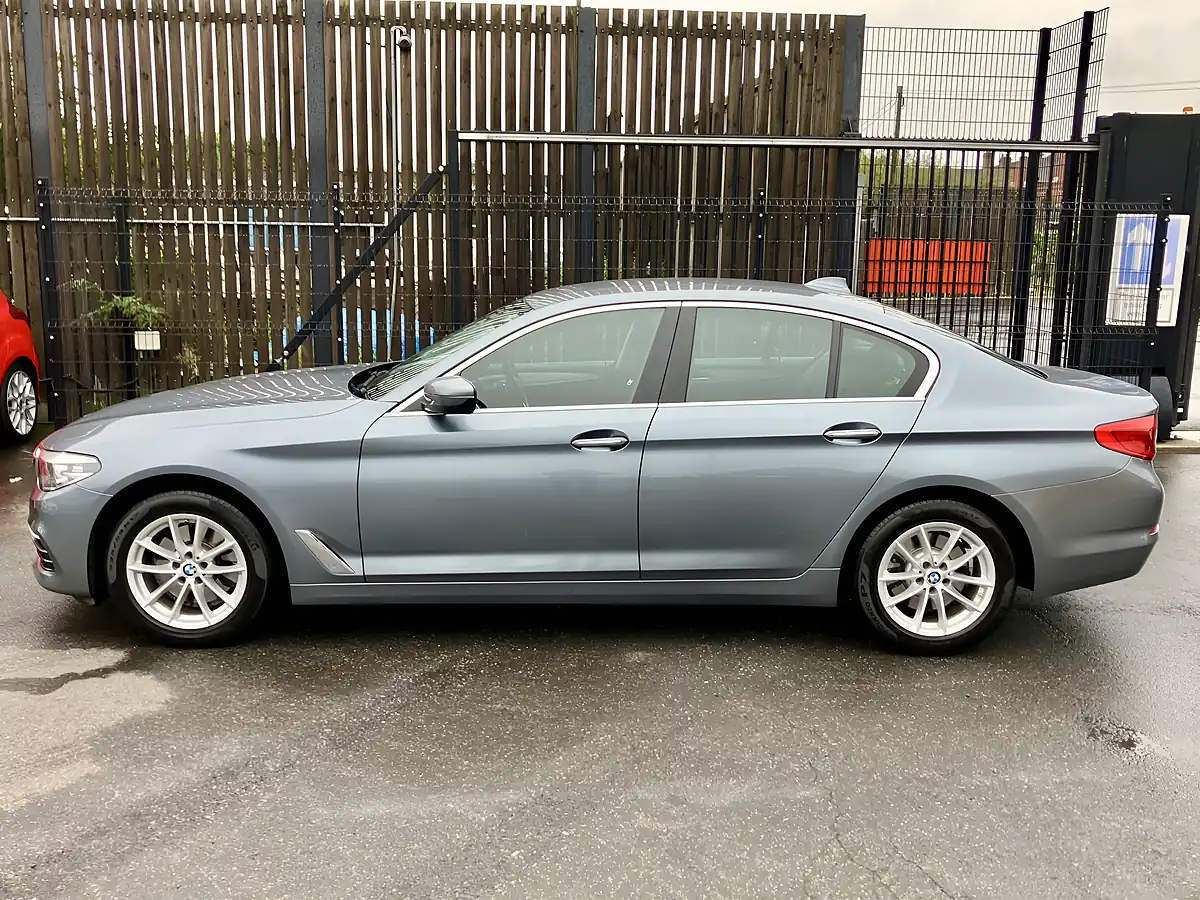 Used 2017 BMW 5 Series Se Blue - Interior and Exterior details 11