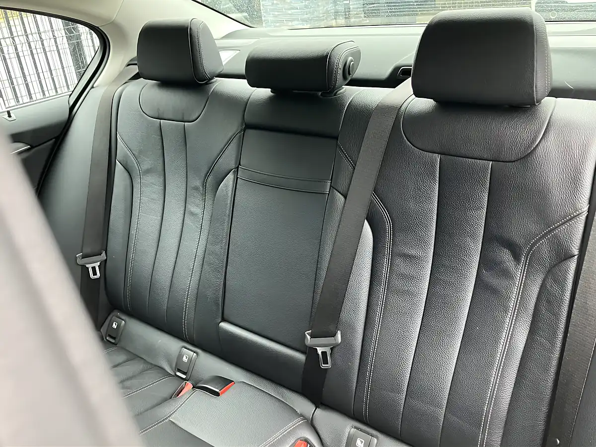 Used 2017 BMW 5 Series Se Blue - Interior and Exterior details 19