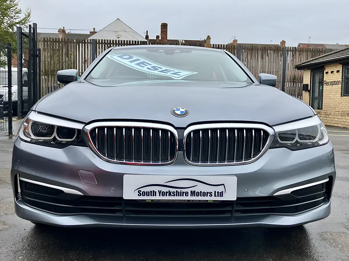 Used 2017 BMW 5 Series Se Blue - Interior and Exterior details 3
