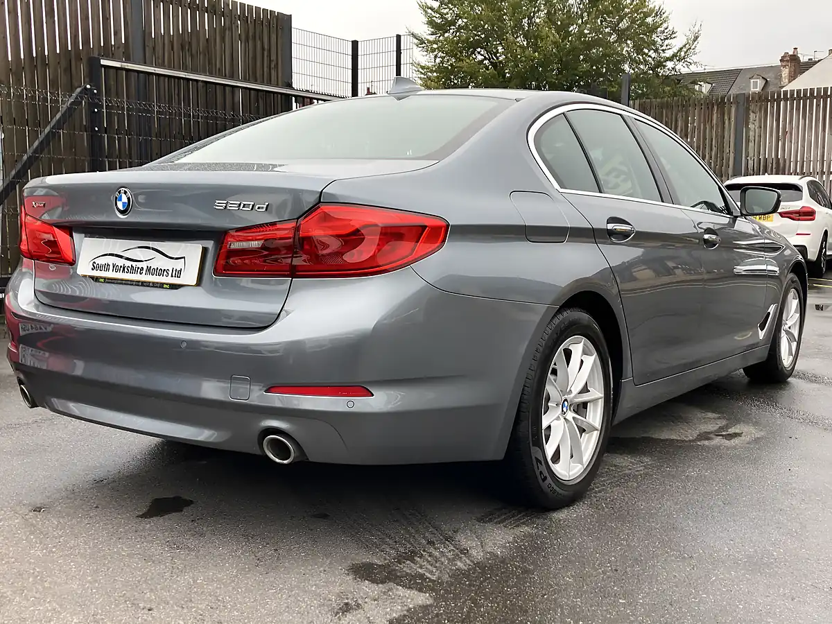 Used 2017 BMW 5 Series Se Blue - Interior and Exterior details 7