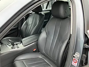 Used 2017 BMW 5 Series Se Blue - Interior and Exterior details 8