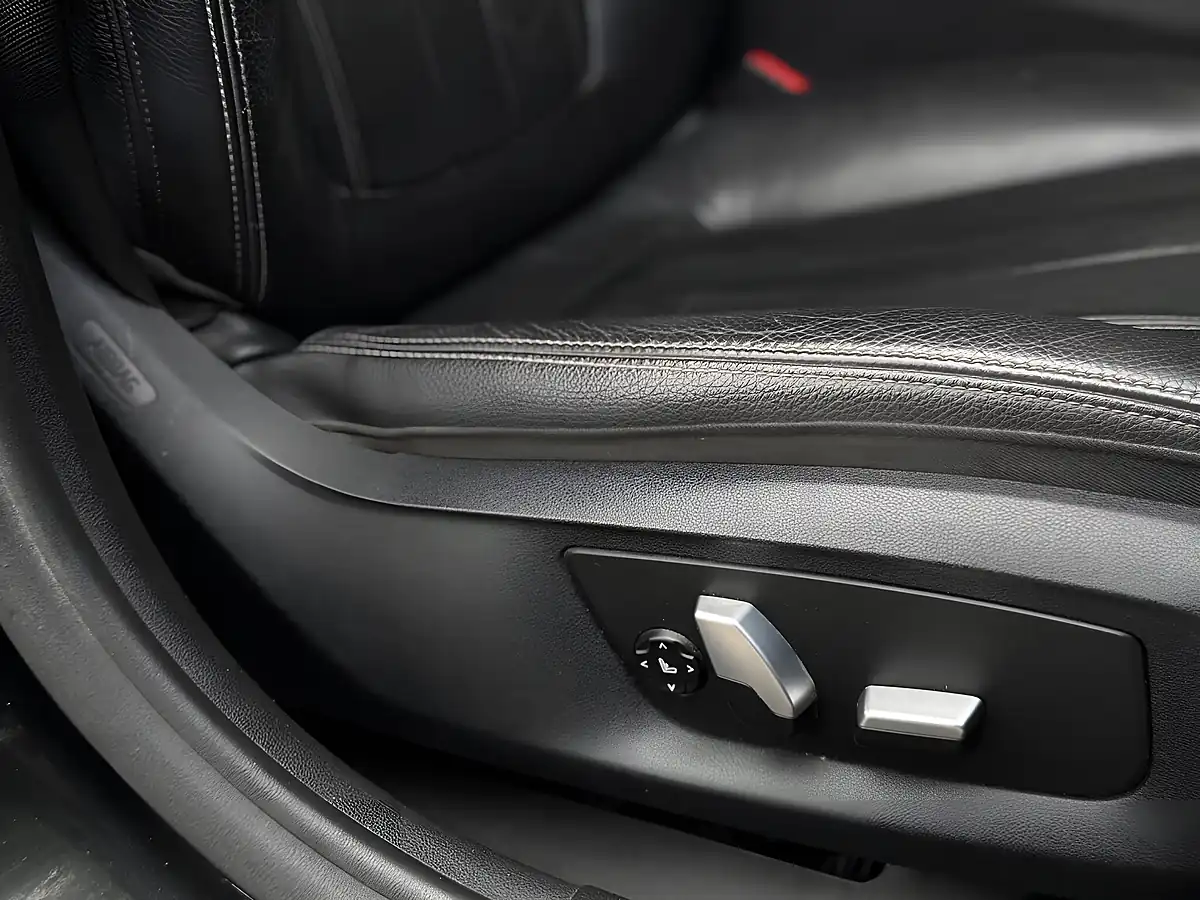 Used 2017 BMW 5 Series Se Touring Black - Interior and Exterior details 13