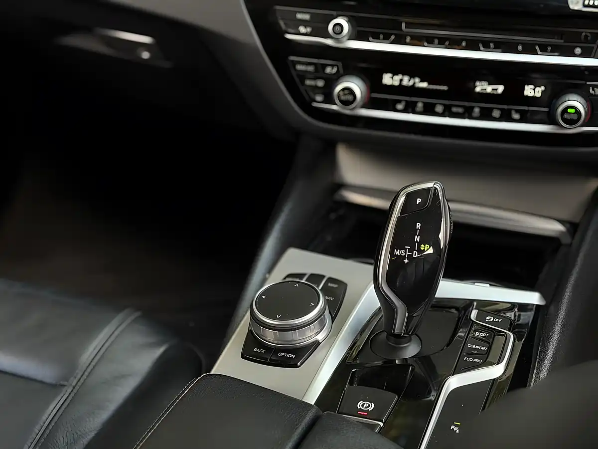 Used 2017 BMW 5 Series Se Touring Black - Interior and Exterior details 14