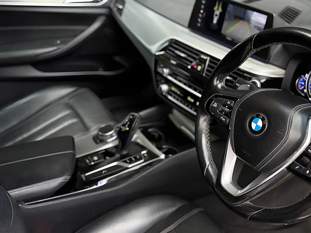 Used 2017 BMW 5 Series Se Touring Black - Interior and Exterior details 6