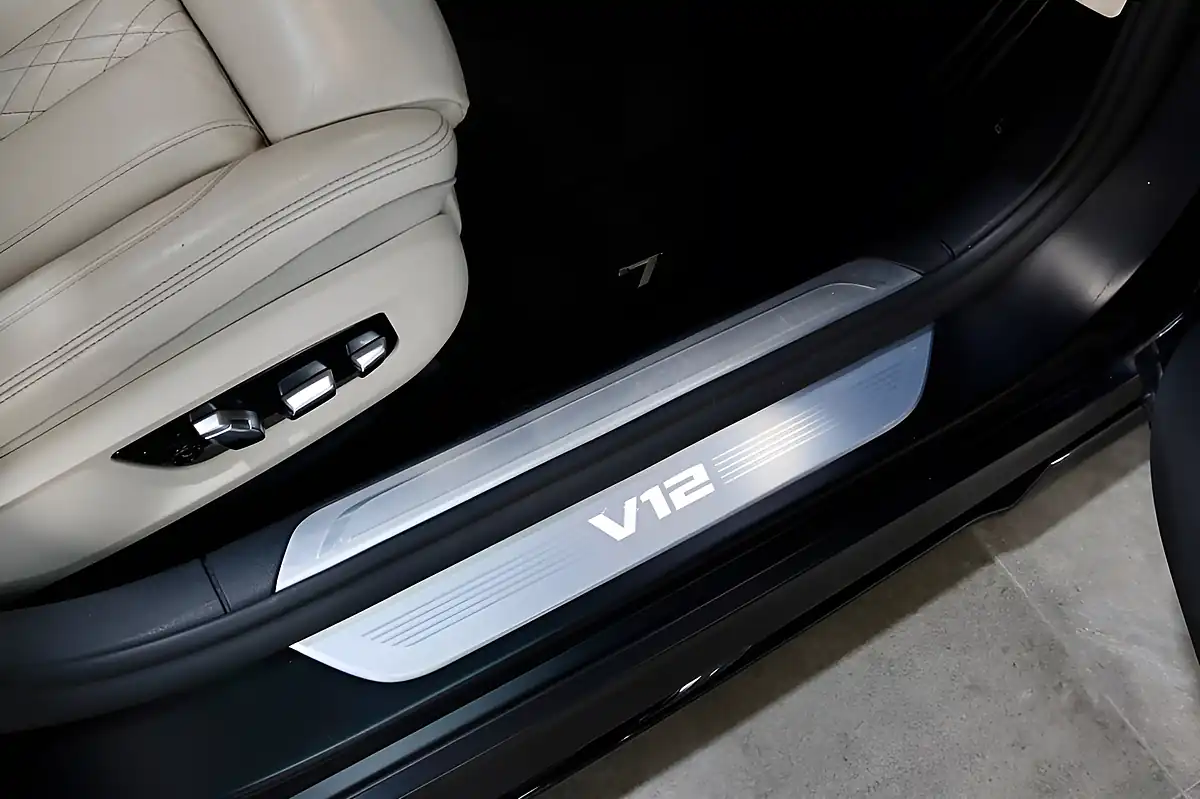 Used 2017 BMW 7 Series M760L Black - Interior and Exterior details 17