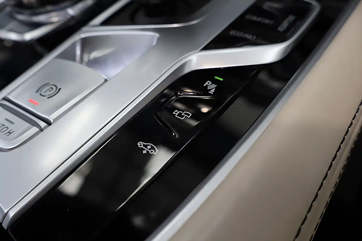 Used 2017 BMW 7 Series M760L Megallan Grey - Interior and Exterior details 12