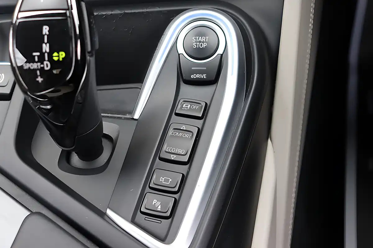 Used 2017 BMW I8 Coupe Ionic Silver - Interior and Exterior details 13