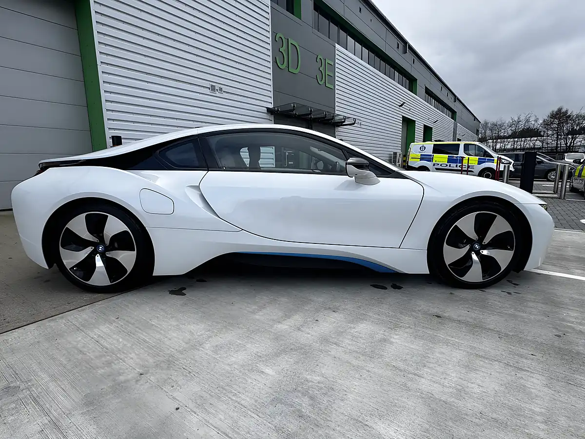 Used 2017 BMW I8 Coupe Multicolour - Interior and Exterior details 9