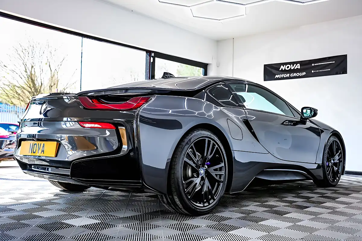 Used 2017 BMW i8 Coupe Multicolour - Interior and Exterior details 10