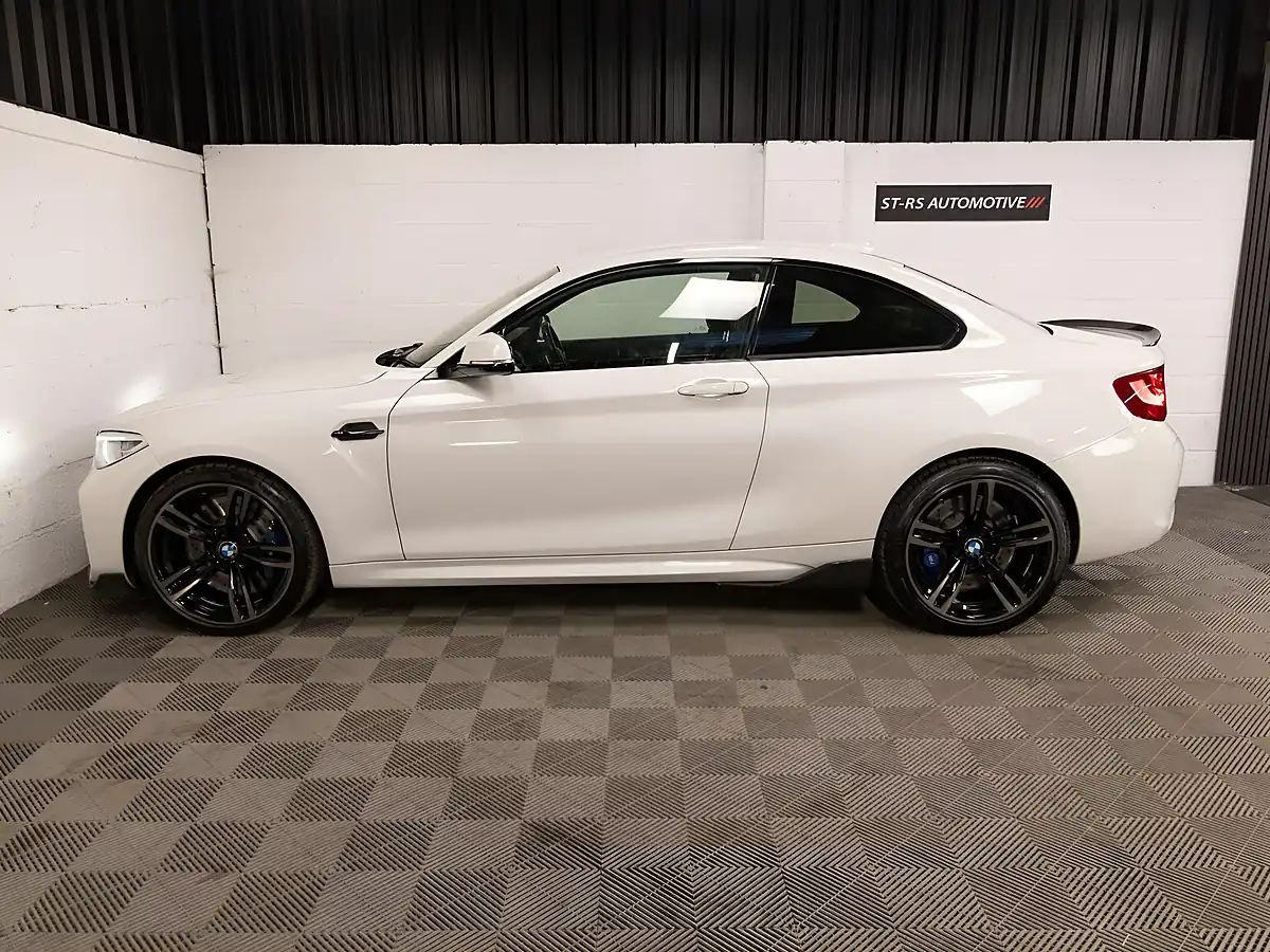 Used 2017 BMW M2 Coupe White - Interior and Exterior details 4