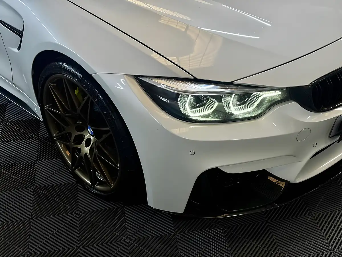 Used 2017 BMW M4 Competition White - Interior and Exterior details 10